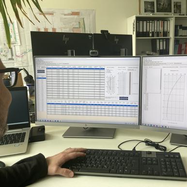 Keller employee using piling software