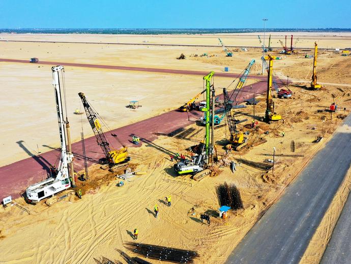 Keller rigs working on the Barmer Refinery project in India