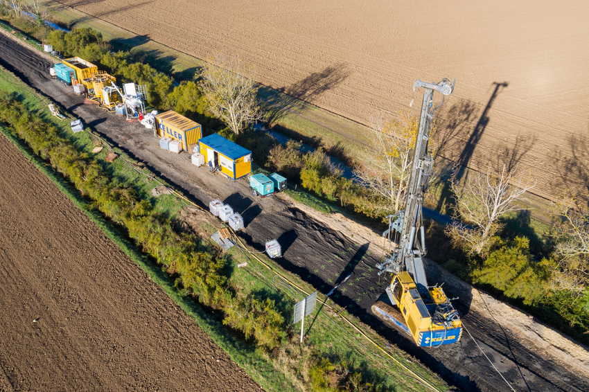 Keller rigs working on narrow site between farmer's fields