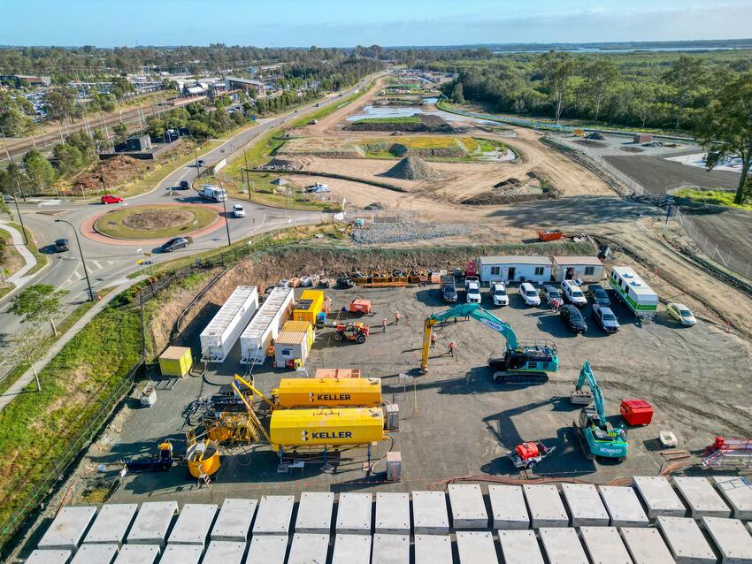 Coomera Connector mass mixing with hybrid battery-powered system batch plants 